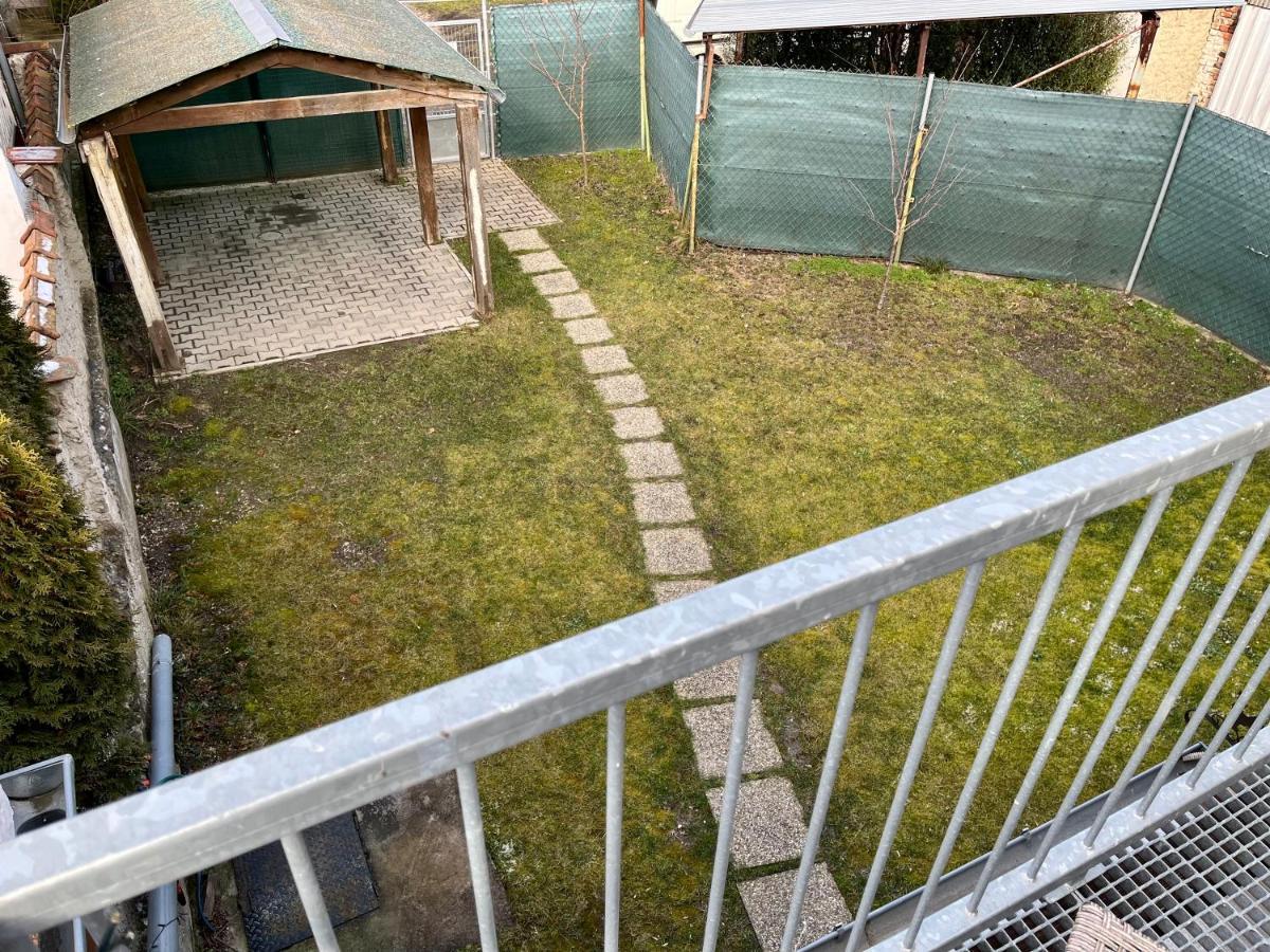 Rabbit Apartman Mosonmagyarovar Exterior photo
