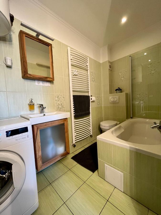 Rabbit Apartman Mosonmagyarovar Exterior photo