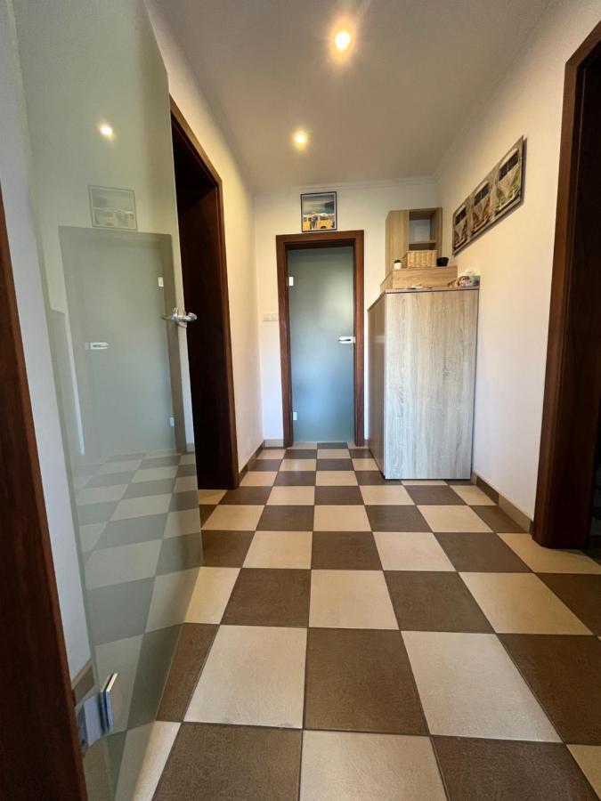 Rabbit Apartman Mosonmagyarovar Exterior photo