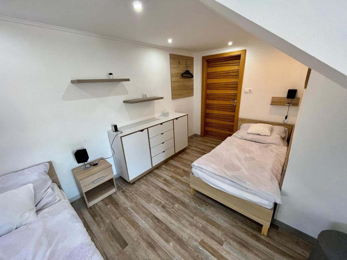 Rabbit Apartman Mosonmagyarovar Exterior photo